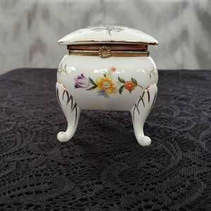 Vintage Napcoware footed trinket box